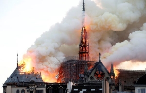 Israel se solidariza con Francia mientras Notre Dame se ve envuelta por las llamas