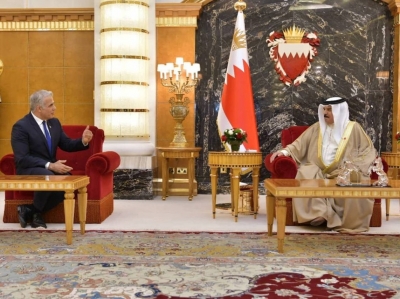 En una visita histórica, Yair Lapid se reunió con el Rey de Bahréin y otros altos funcionarios