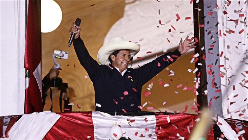 Autoridad electoral confirma a Pedro Castillo como nuevo presidente de Perú.